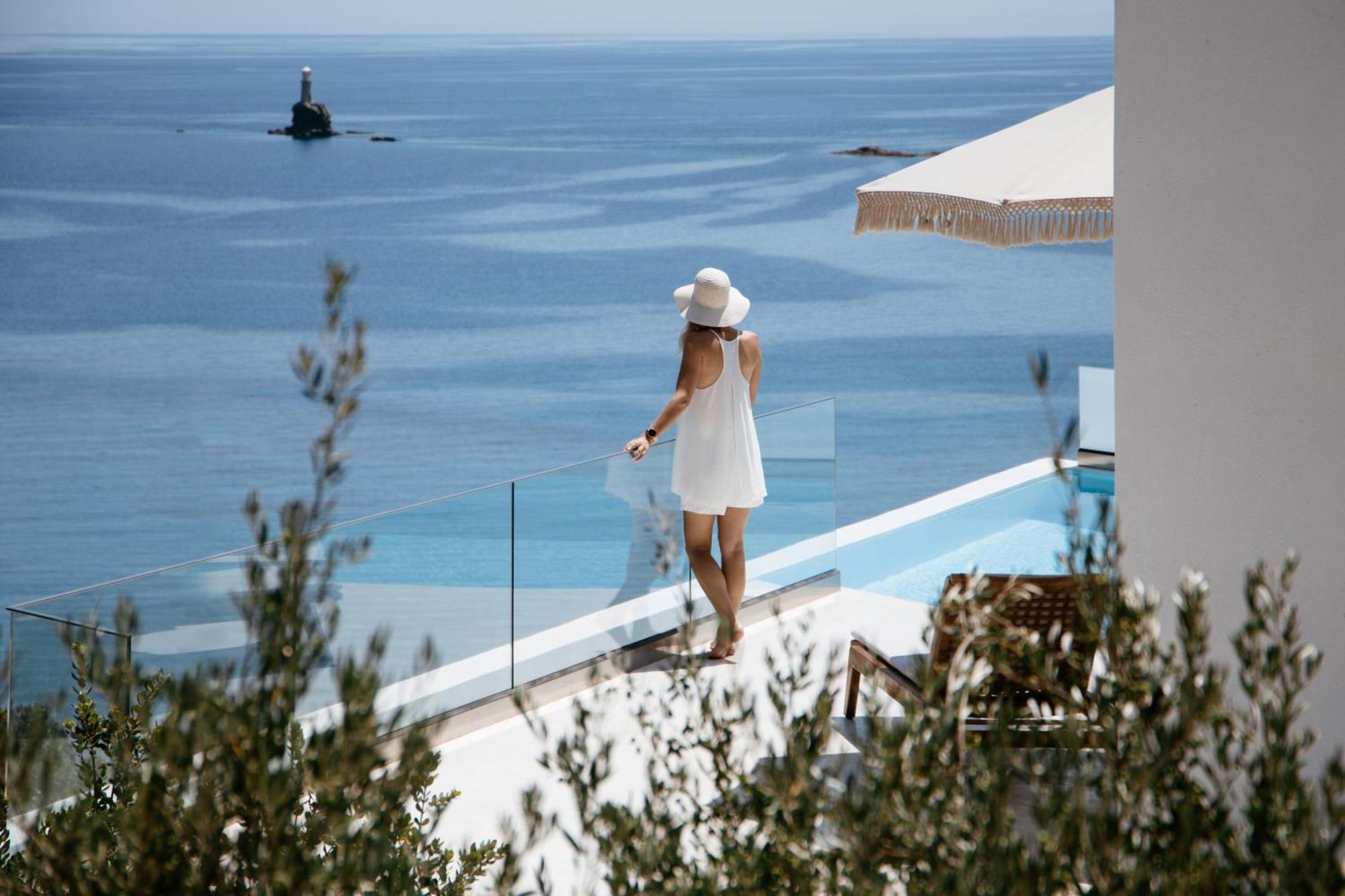 Golden Vista, Beachfront Suites By Explore Andros Екстериор снимка