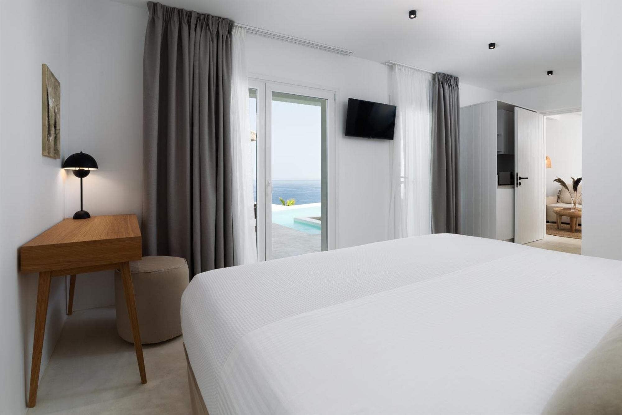 Golden Vista, Beachfront Suites By Explore Andros Екстериор снимка