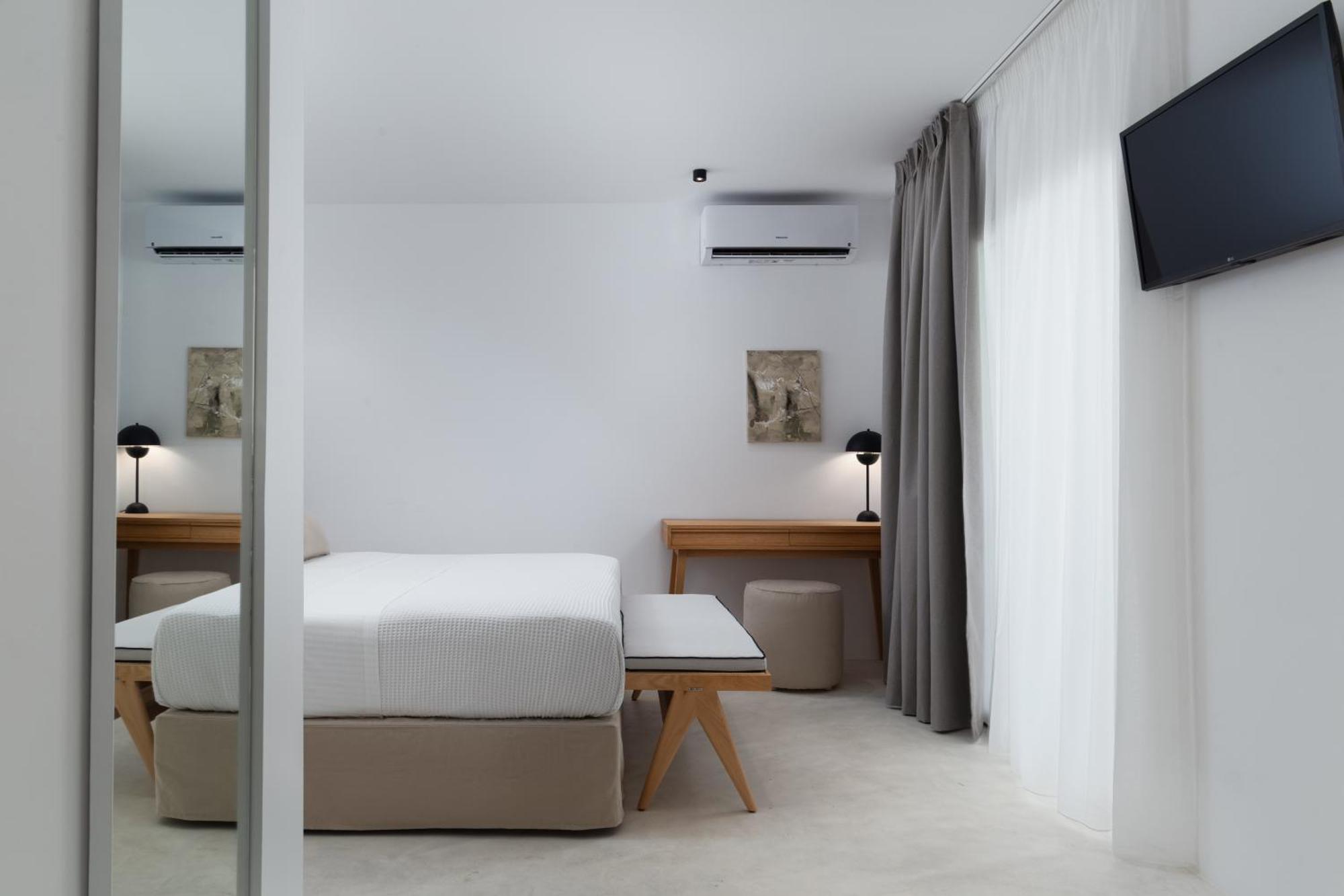 Golden Vista, Beachfront Suites By Explore Andros Екстериор снимка