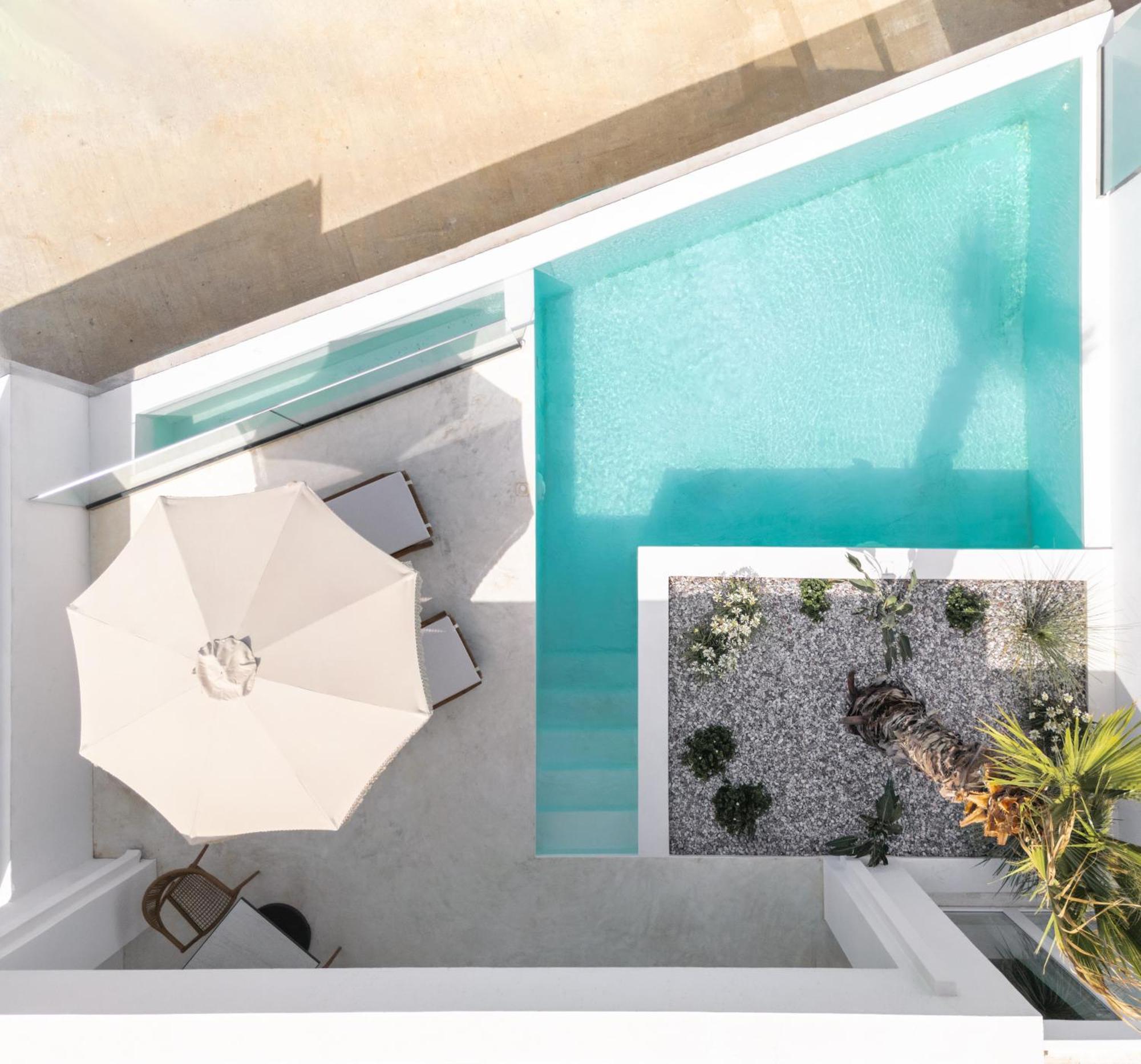 Golden Vista, Beachfront Suites By Explore Andros Екстериор снимка